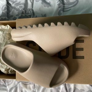 Adidas YEEZY Slides (Pure)